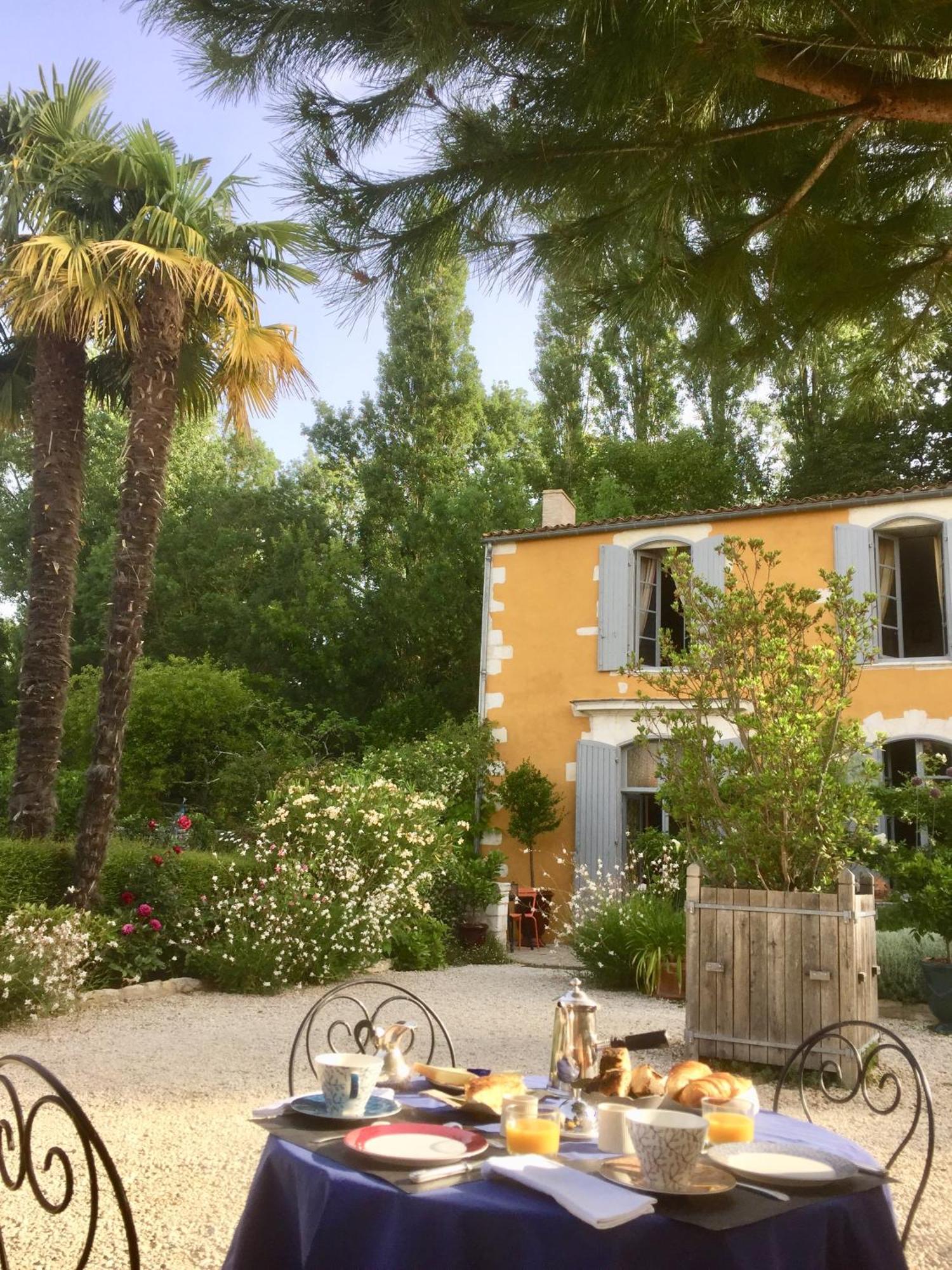 D'hôtes La Borderie Du Gô Près De La Rochelle Couette-café *